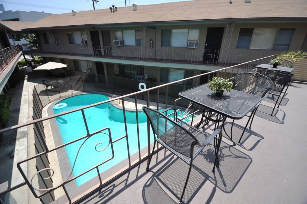 Apartment for rent at 10645 Valley Spring Lane, North Hollywood, CA 91602