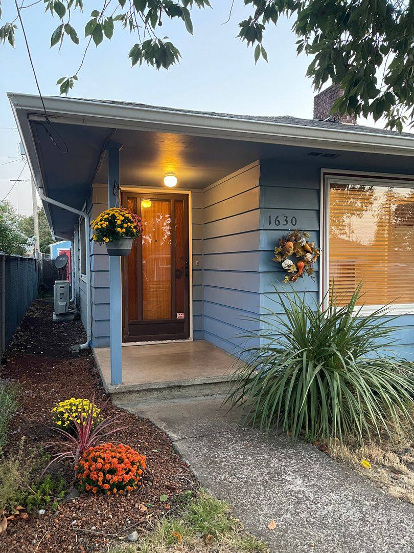 House for rent at 1630 15th Ave SW, Albany, OR 97321