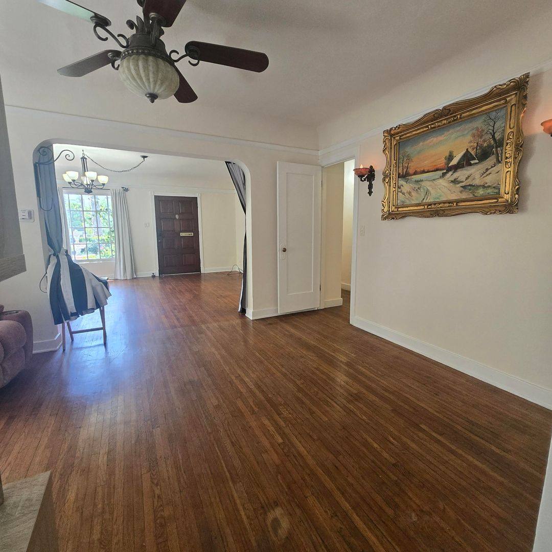 Apartment for rent at 812 June St, Los Angeles, CA 90038