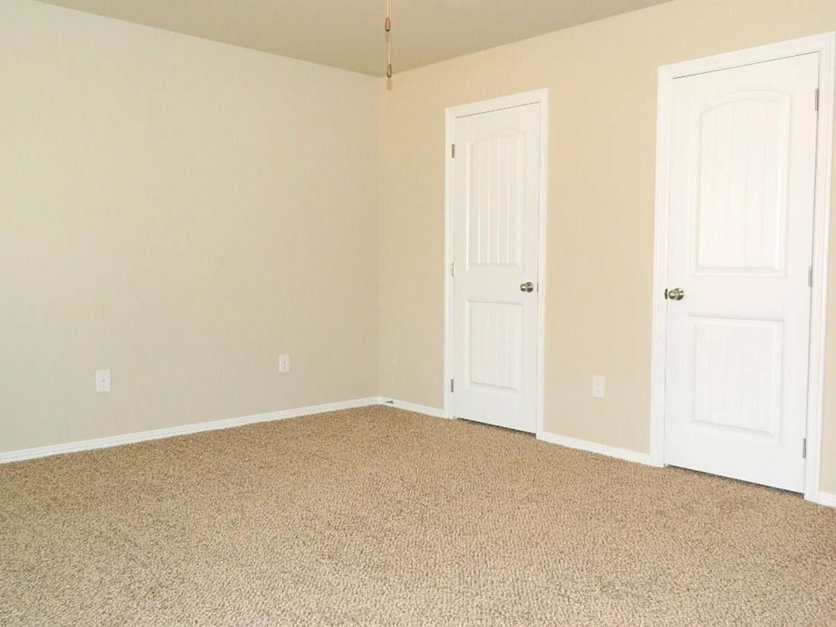 House for rent at 204 St Charles Way, Oklahoma City, OK 73130