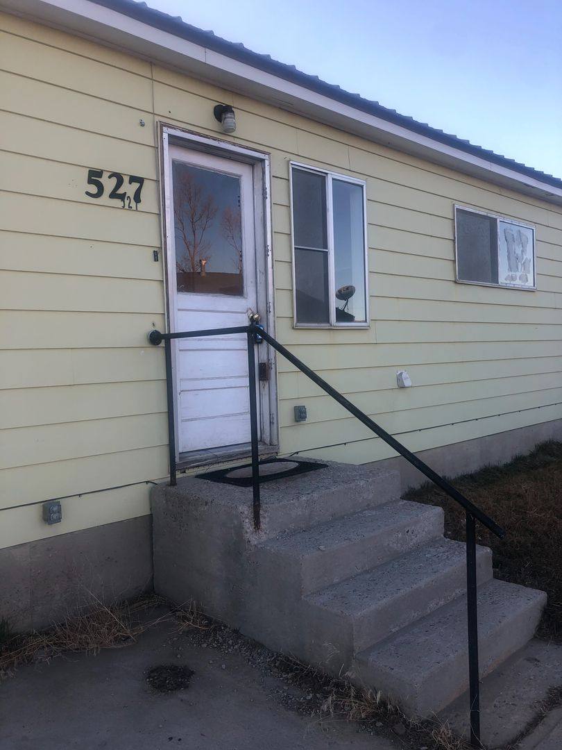 Apartment for rent at 527 Jensen St, Green River, WY 82935