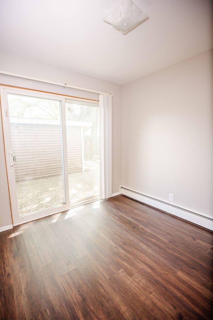 Apartment for rent at 5750 Winona Dr, Toledo, OH 43613