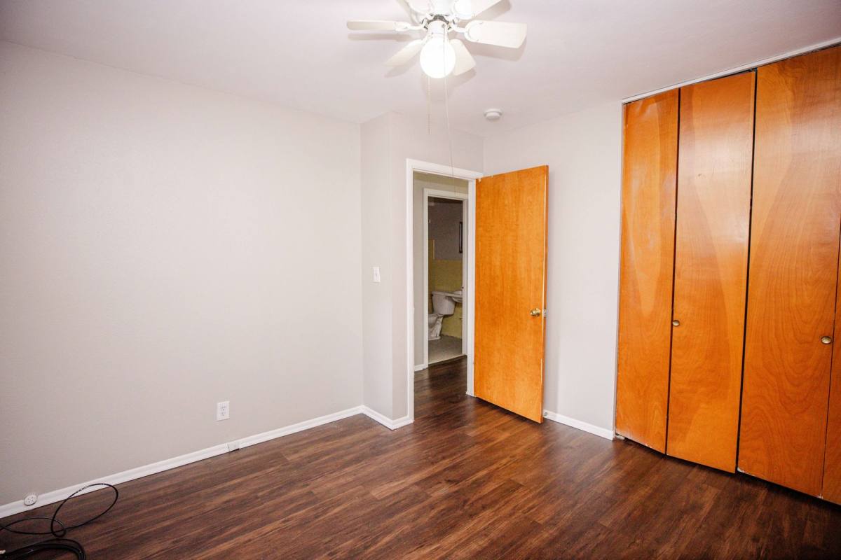 Apartment for rent at 5750 Winona Dr, Toledo, OH 43613