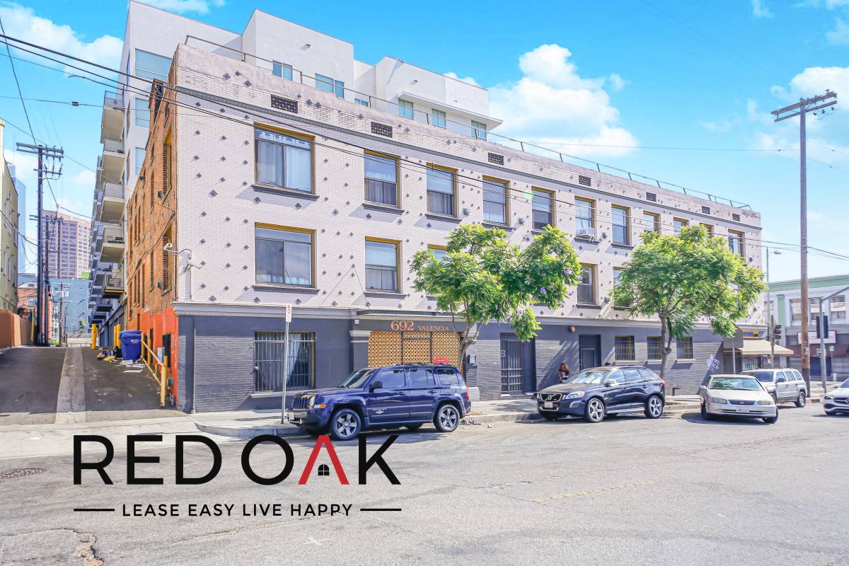 Condo for rent at 692 Valencia St #309, Los Angeles, CA 90017