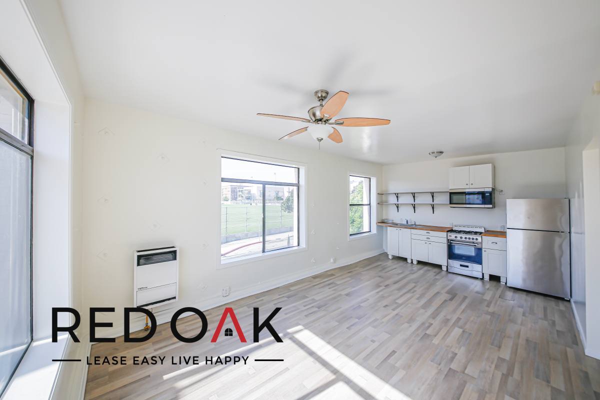 Condo for rent at 692 Valencia St #309, Los Angeles, CA 90017