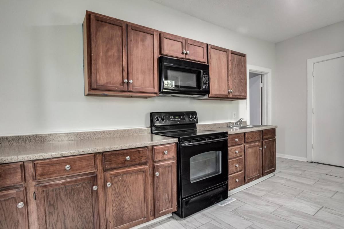 Apartment for rent at 3233 Park Ave, Kansas City, MO 64109