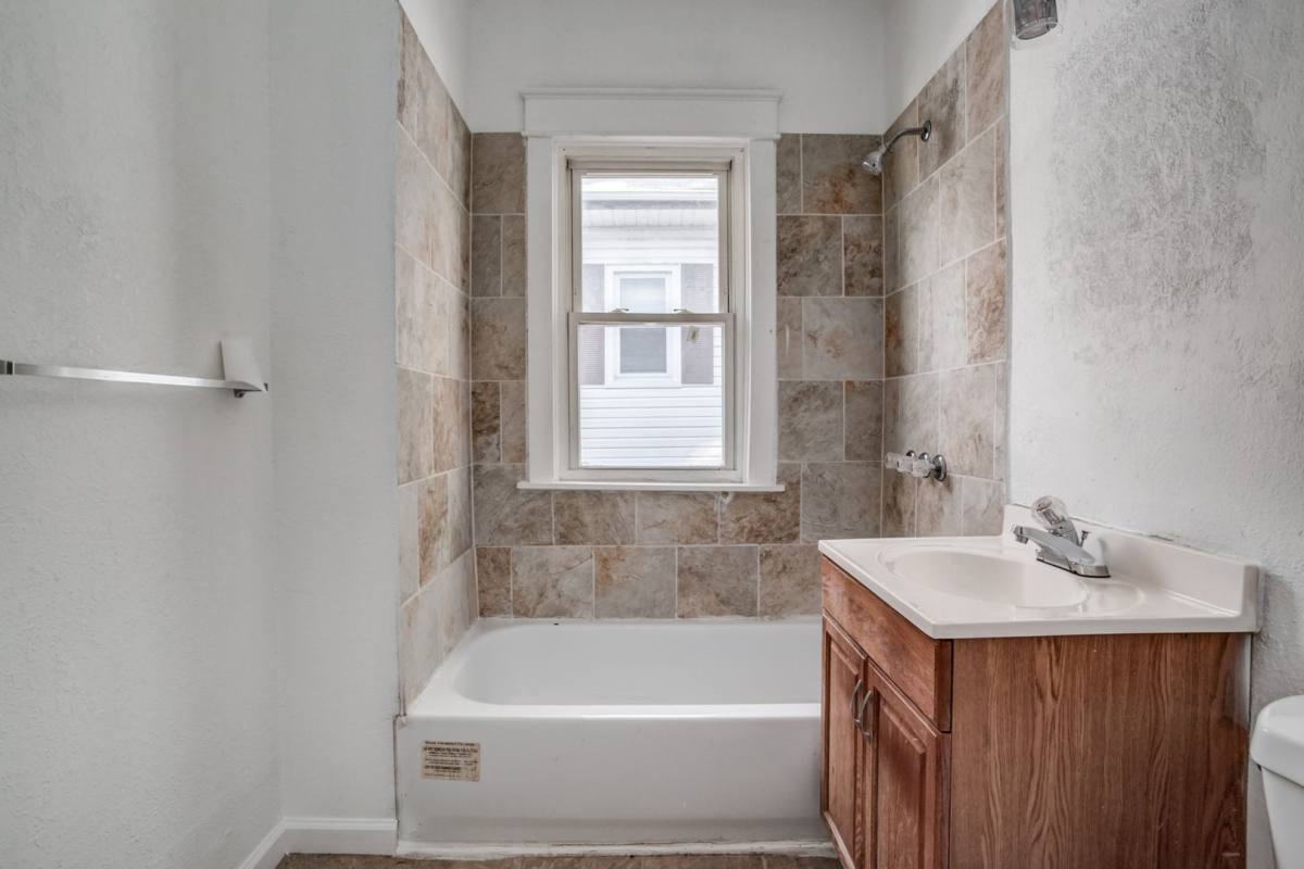 Apartment for rent at 3233 Park Ave, Kansas City, MO 64109
