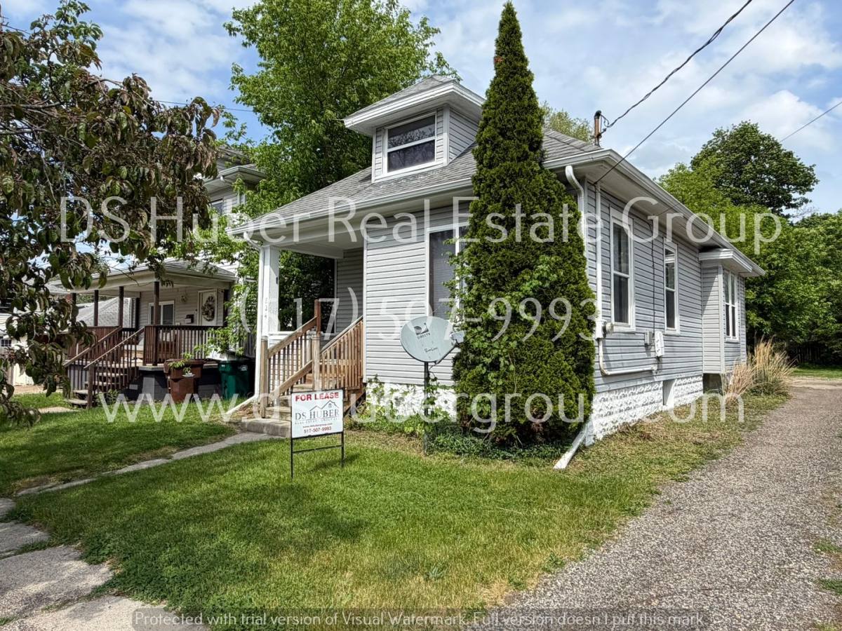House for rent at 824 Cleveland St, Lansing, MI 48906