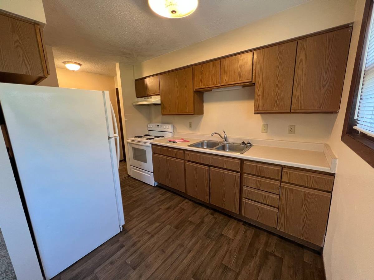 Apartment for rent at 505, 511, 519 S Main, Mitchell, SD 57301