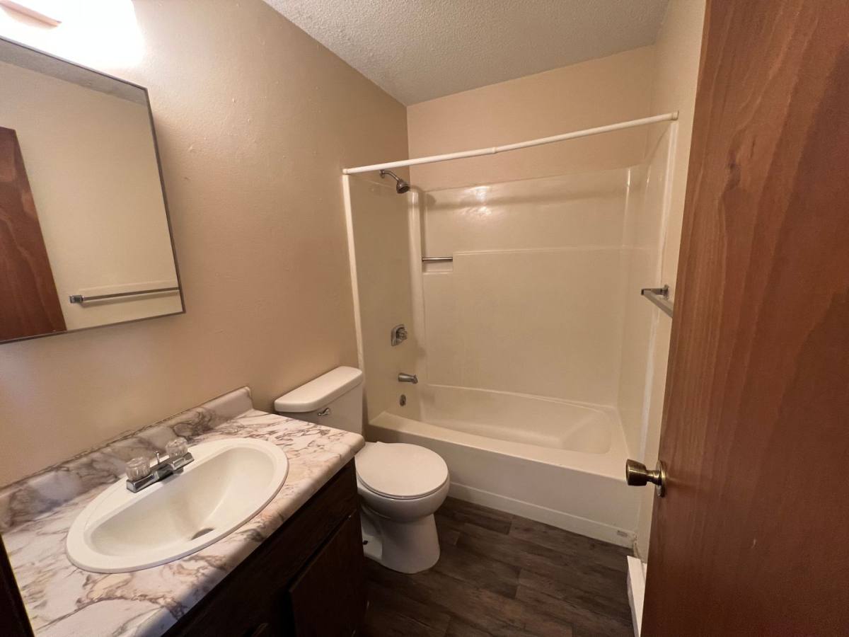 Apartment for rent at 505, 511, 519 S Main, Mitchell, SD 57301