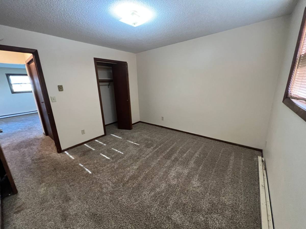 Apartment for rent at 505, 511, 519 S Main, Mitchell, SD 57301