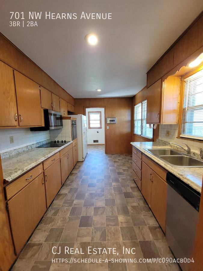 House for rent at 701 NW Hearns Ave, Blue Springs, MO 64015