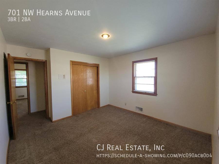 House for rent at 701 NW Hearns Ave, Blue Springs, MO 64015