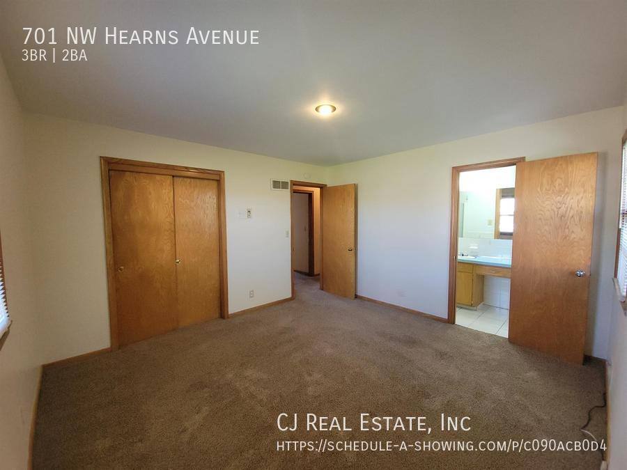 House for rent at 701 NW Hearns Ave, Blue Springs, MO 64015