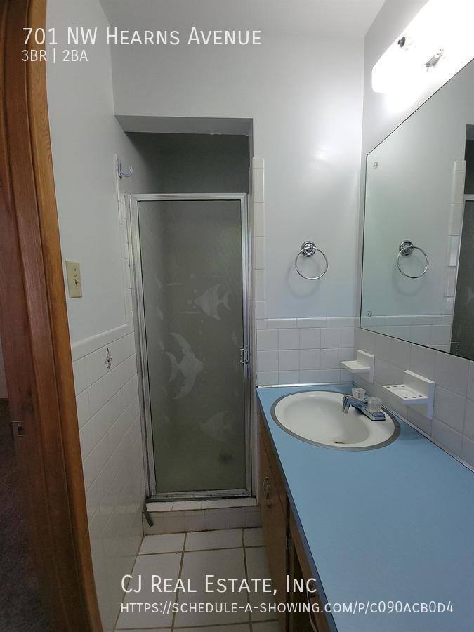 House for rent at 701 NW Hearns Ave, Blue Springs, MO 64015