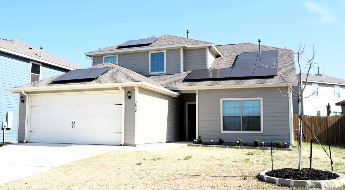 House for rent at 13832 Musselshell Dr, Ponder, TX 76259