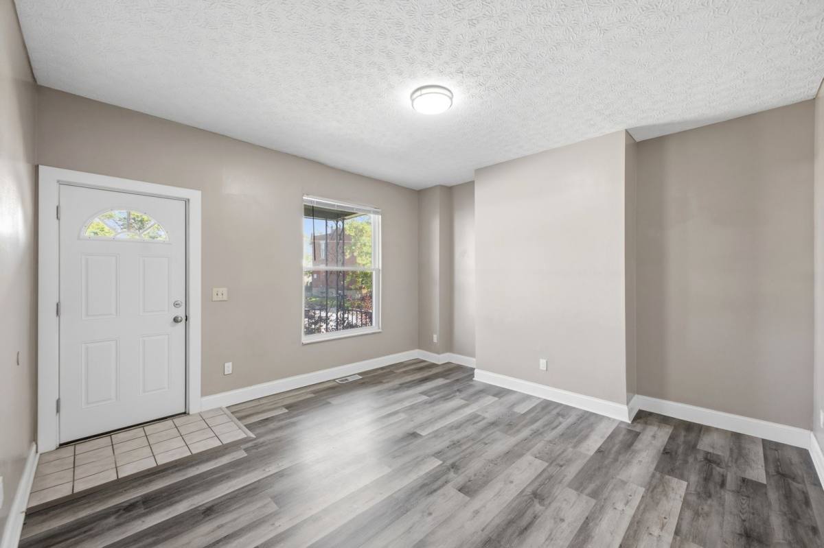 Apartment for rent at 387-393 Saint Clair Ave, Columbus, OH 43203