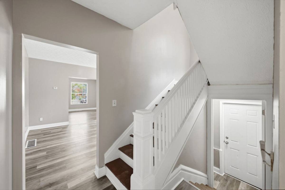 Apartment for rent at 387-393 Saint Clair Ave, Columbus, OH 43203