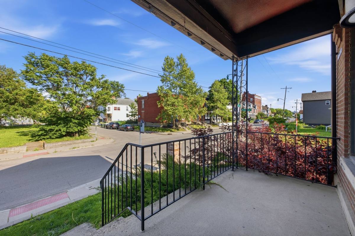 Apartment for rent at 387-393 Saint Clair Ave, Columbus, OH 43203