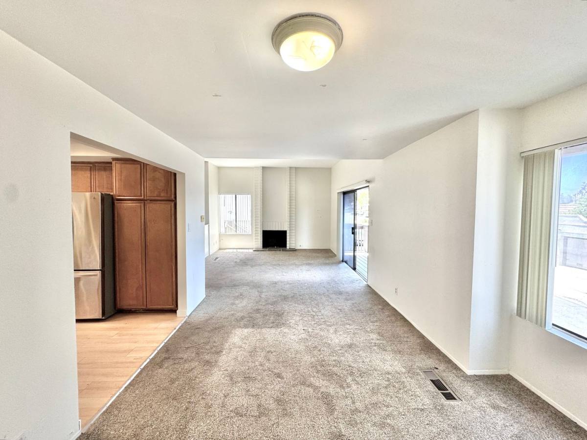 Townhouse for rent at 6664 Reservoir Lane, San Diego, CA 92115