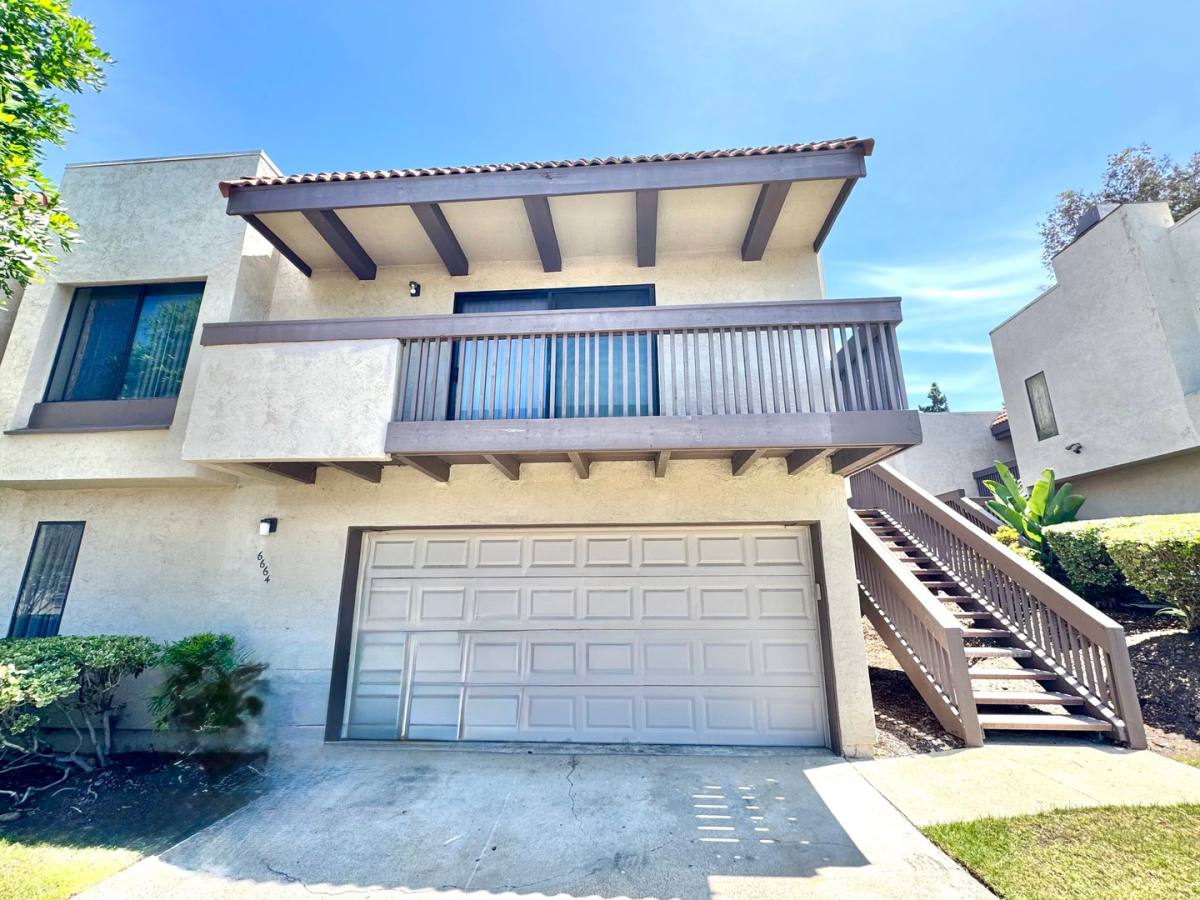 Townhouse for rent at 6664 Reservoir Lane, San Diego, CA 92115