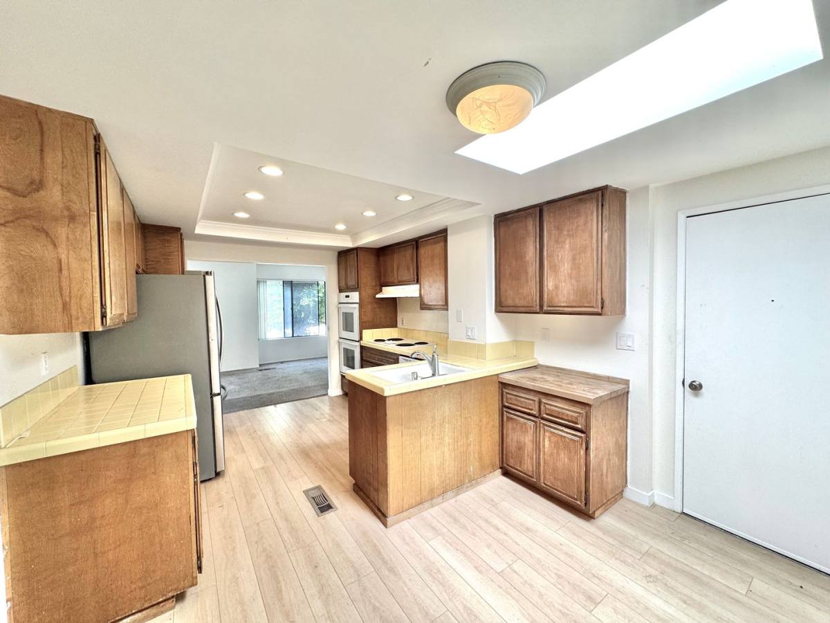 Townhouse for rent at 6664 Reservoir Lane, San Diego, CA 92115
