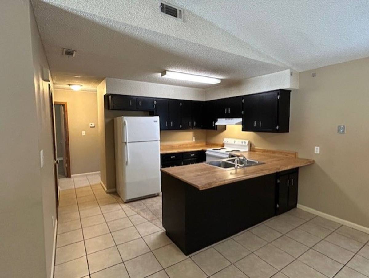 Apartment for rent at 3553 Studstill Rd, Valdosta, GA 31605