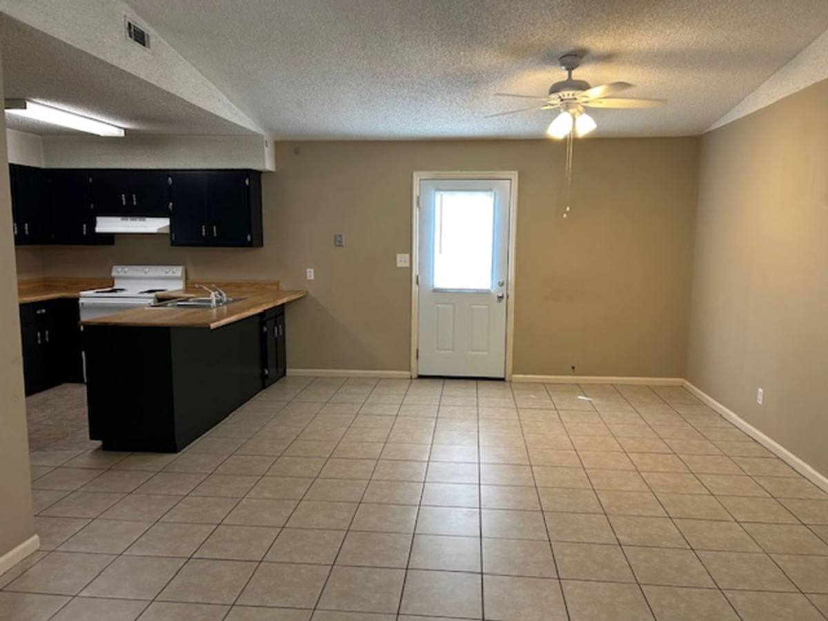 Apartment for rent at 3553 Studstill Rd, Valdosta, GA 31605