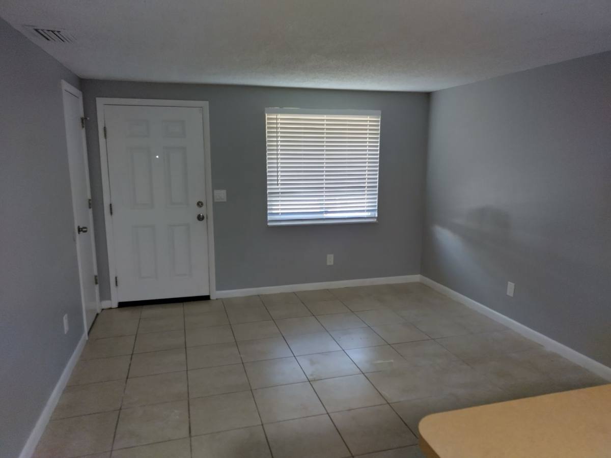 Apartment for rent at 11720 N 14th St, Tampa, FL 33612