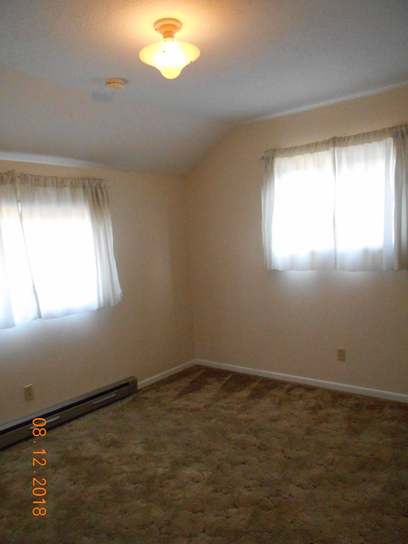 House for rent at 140 SW Daniels St, McMinnville, OR 97128