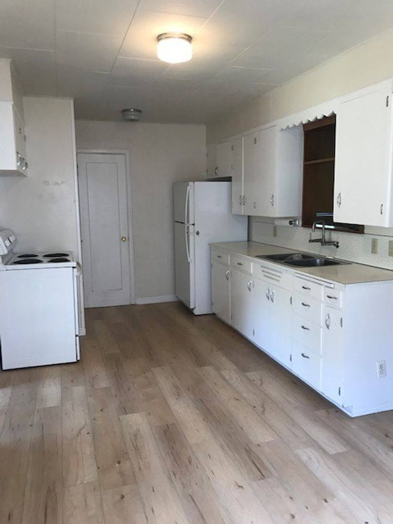House for rent at 140 SW Daniels St, McMinnville, OR 97128