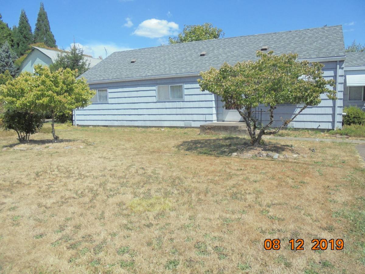House for rent at 140 SW Daniels St, McMinnville, OR 97128