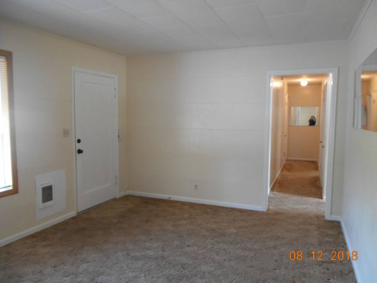 House for rent at 140 SW Daniels St, McMinnville, OR 97128
