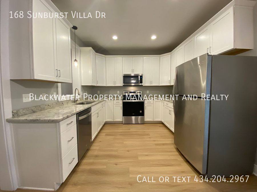 Townhouse for rent at 168 Sunburst Villa Dr, Evington, VA 24550