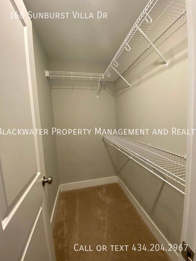 Townhouse for rent at 168 Sunburst Villa Dr, Evington, VA 24550