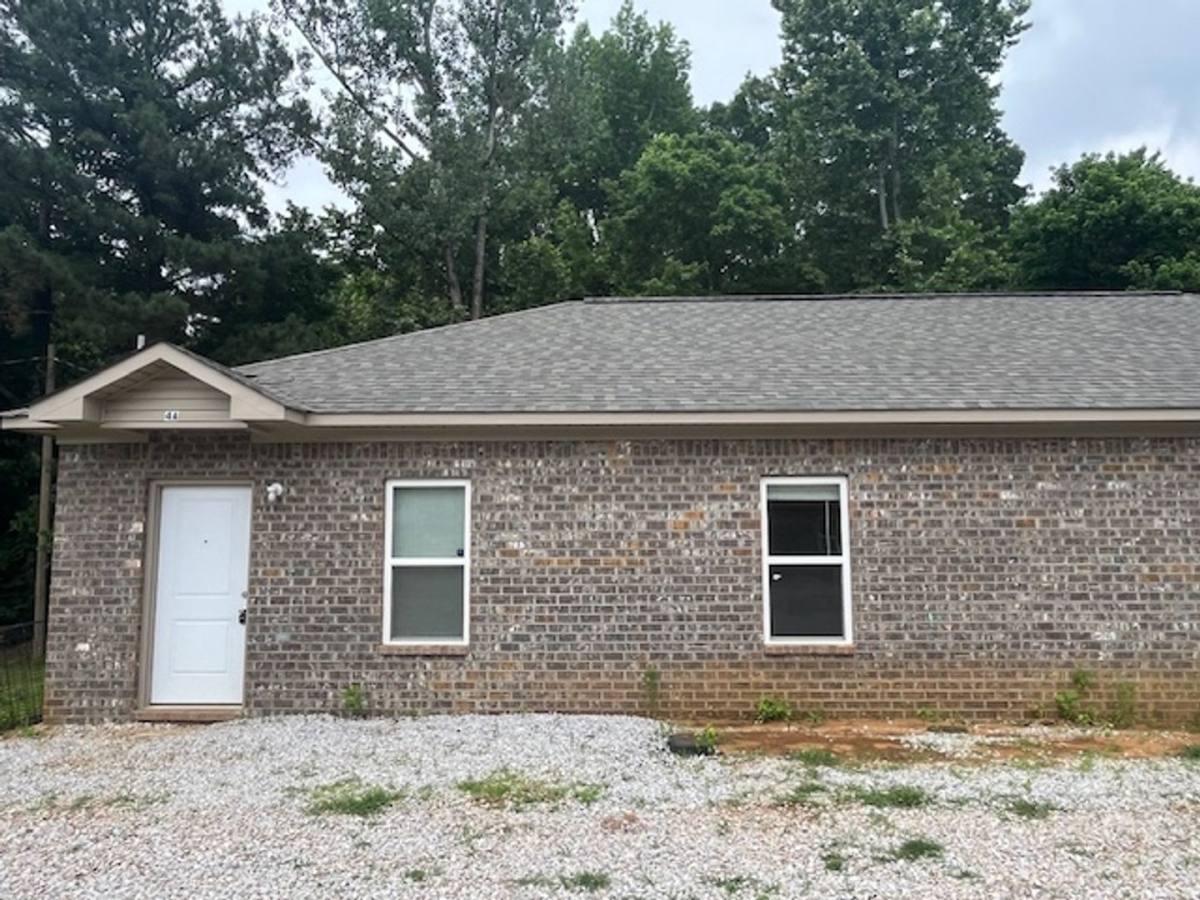 Apartment for rent at 43 E First St, Pontotoc, MS 38863