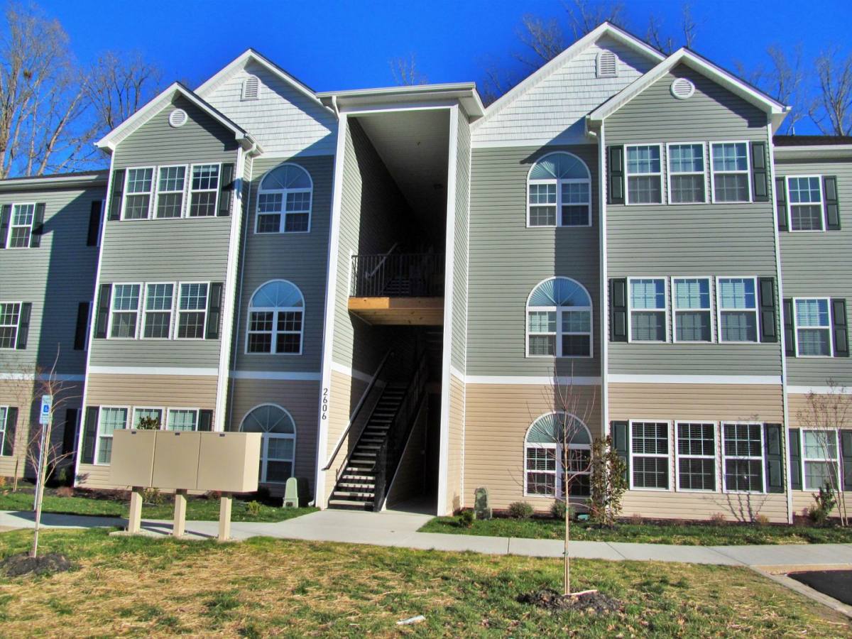 Apartment for rent at 2606 Pennoak Way, Greensboro, NC 27407