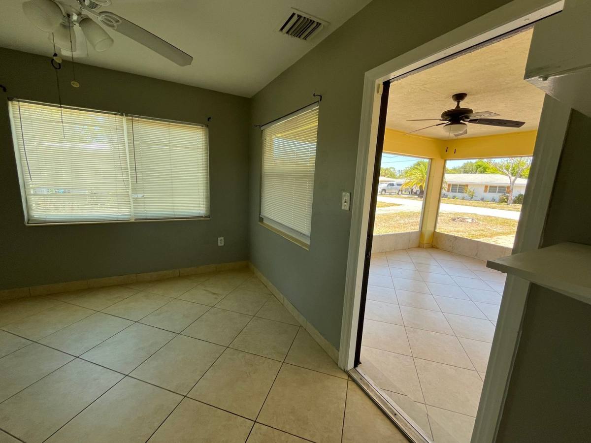House for rent at 2154 Inner Cass Circle, Sarasota, FL 34231