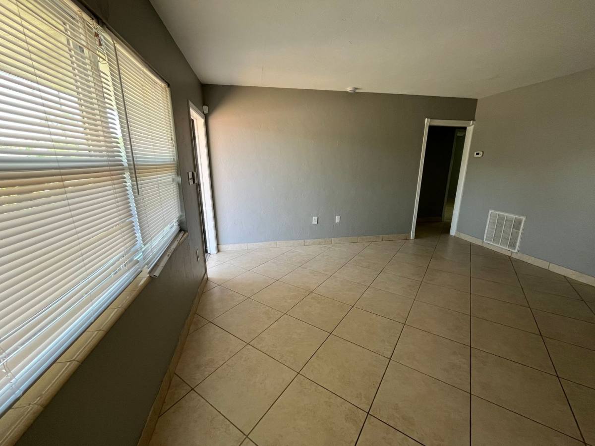 House for rent at 2154 Inner Cass Circle, Sarasota, FL 34231