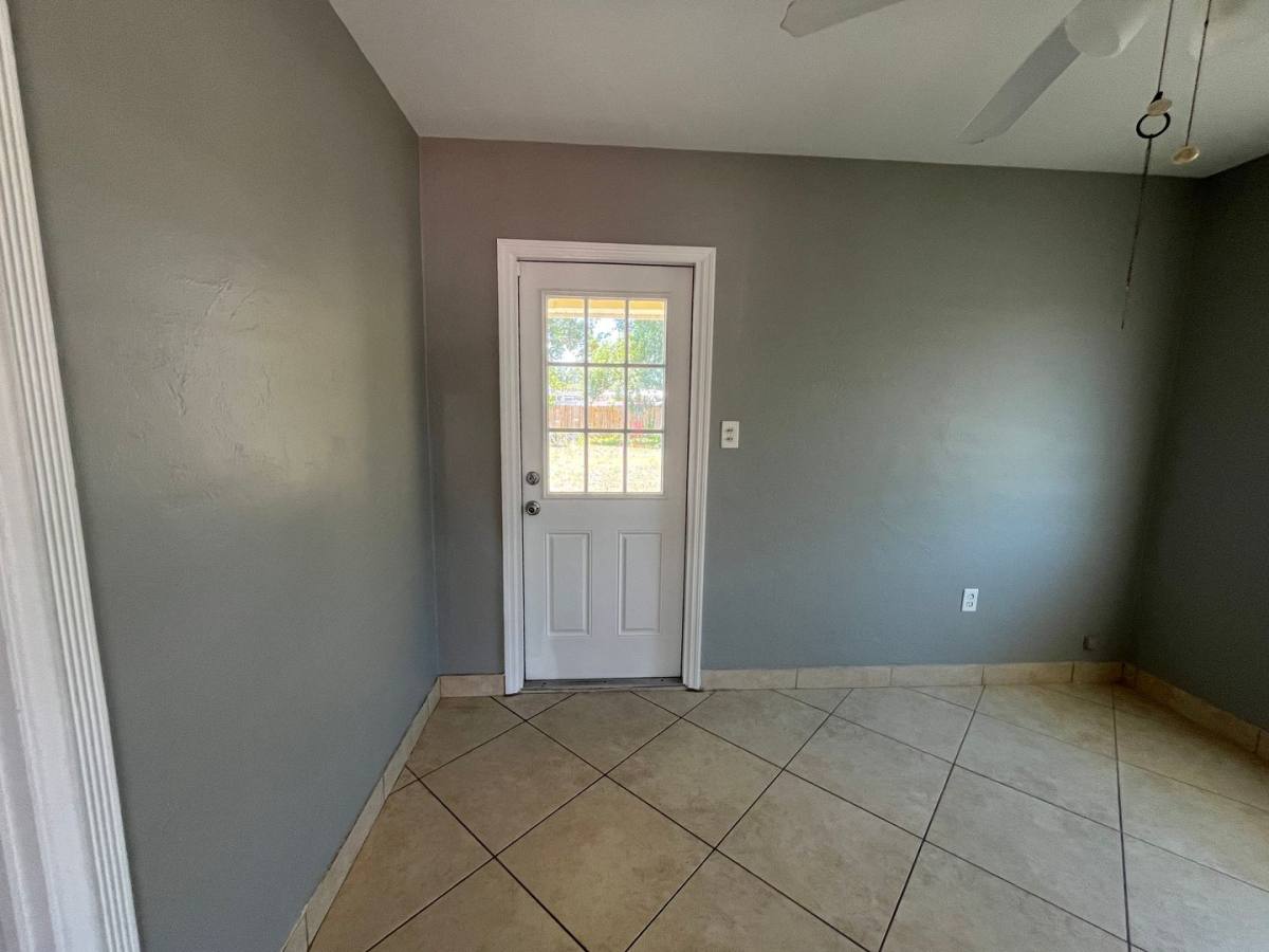 House for rent at 2154 Inner Cass Circle, Sarasota, FL 34231