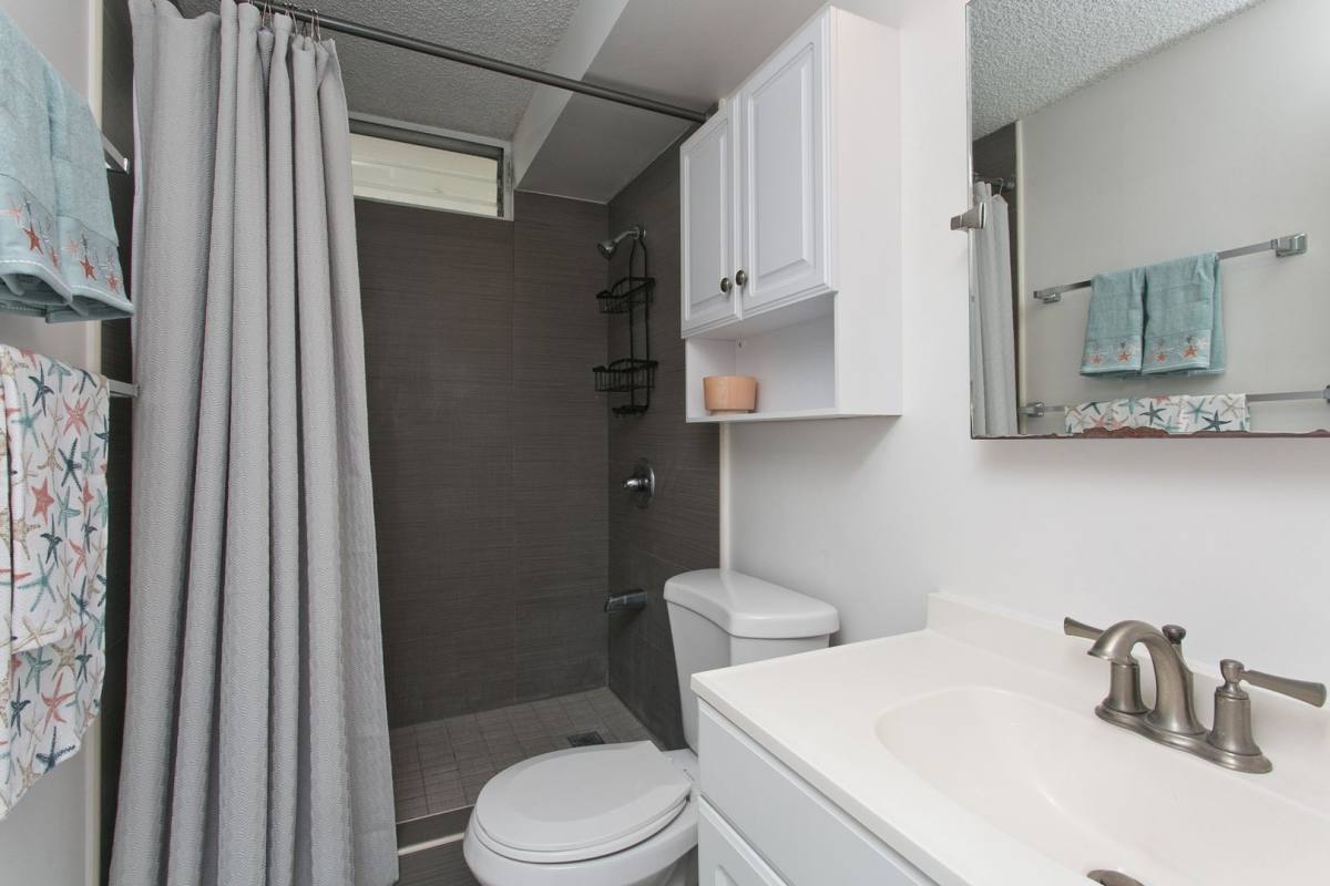 Condo for rent at 440 Lewers St, Honolulu, HI 96815