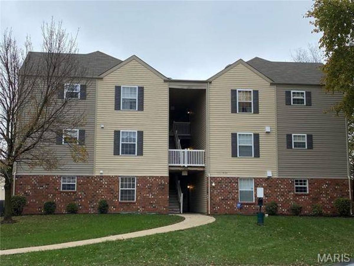 Apartment for rent at 5114 Welsh Dr, Lake Saint Louis, MO 63367