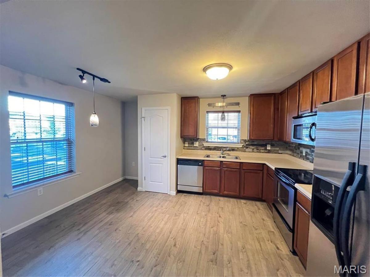 Apartment for rent at 5114 Welsh Dr, Lake Saint Louis, MO 63367