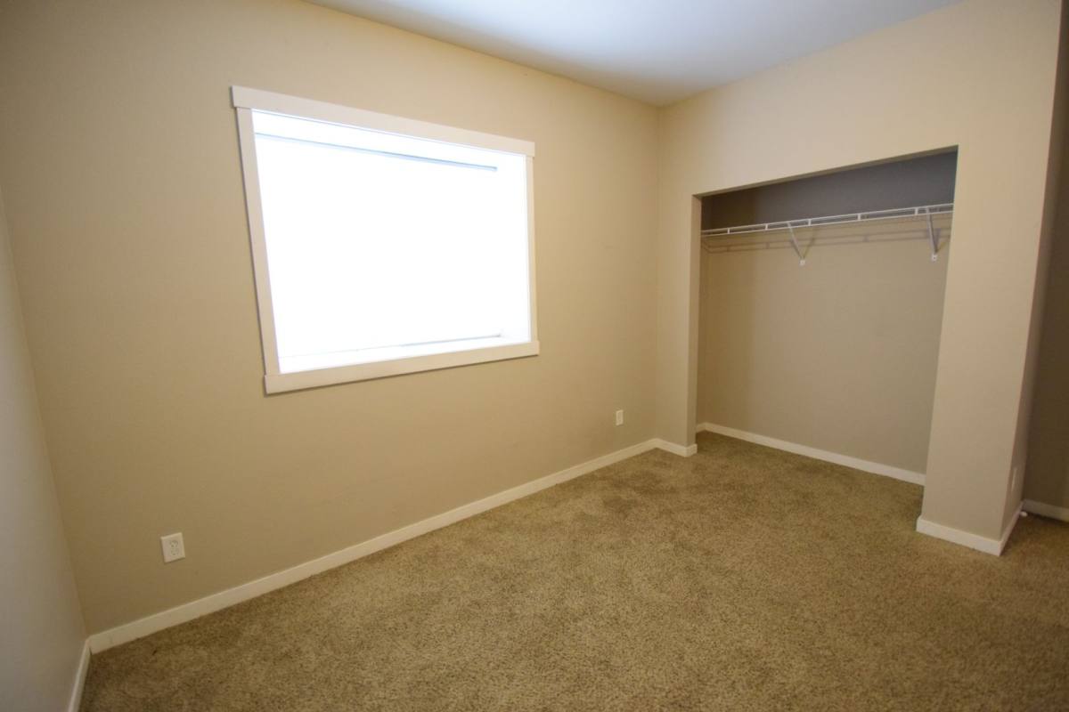 Townhouse for rent at 224 James Ave, Mankato, MN 56001