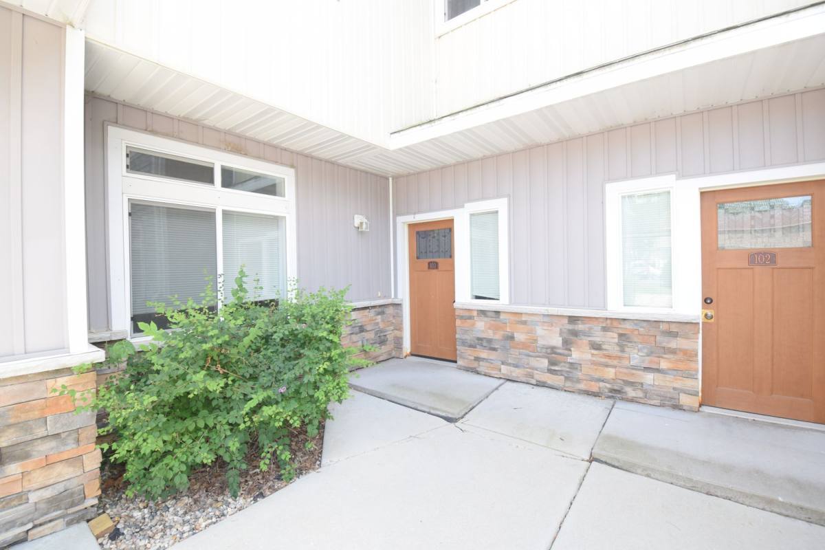 Townhouse for rent at 224 James Ave, Mankato, MN 56001