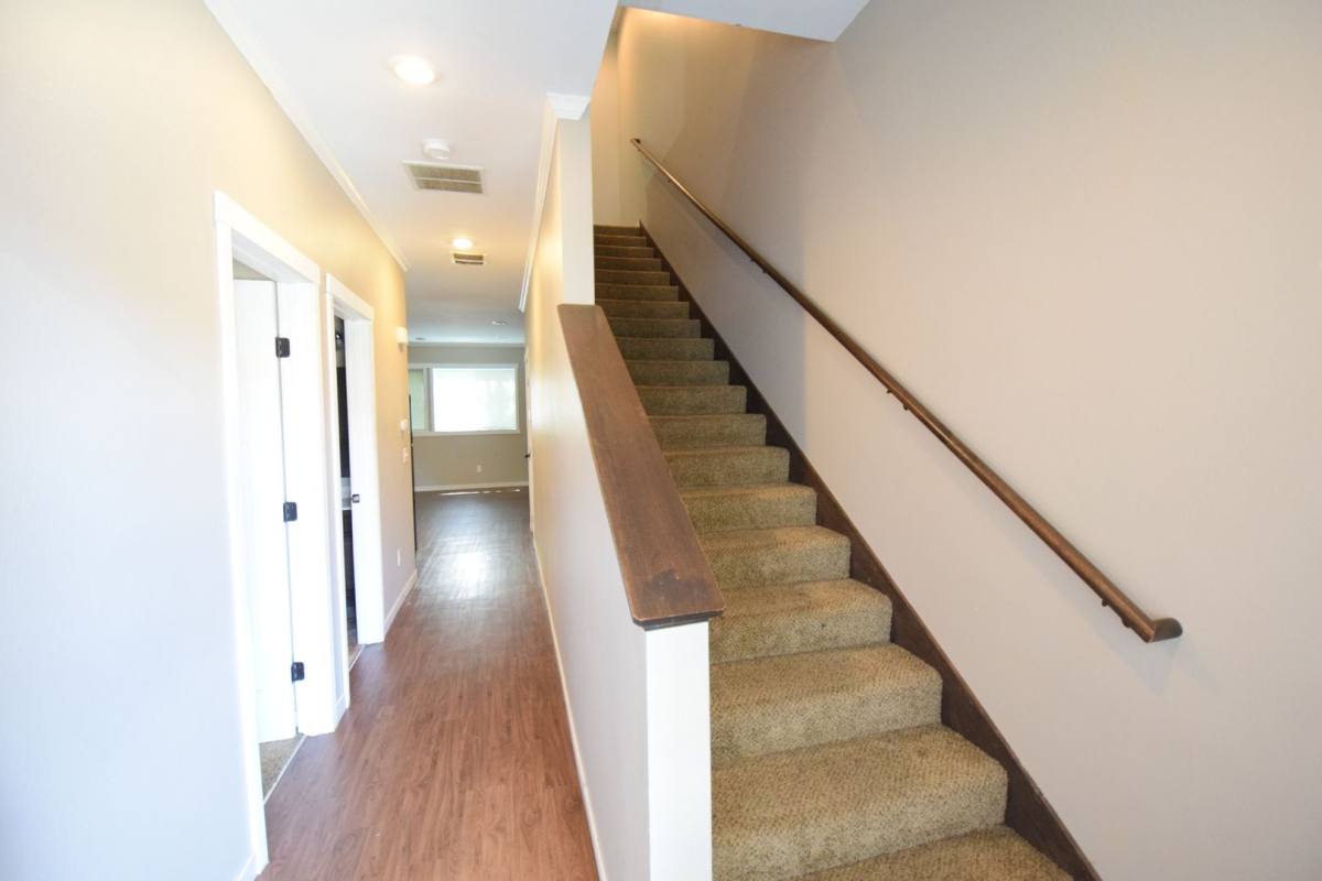 Townhouse for rent at 224 James Ave, Mankato, MN 56001