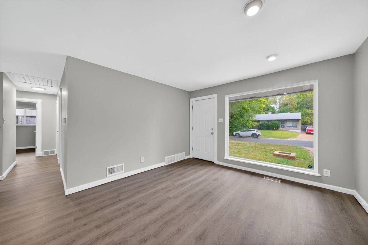House for rent at 120 McAlpine Dr, Saint Louis, MO 63137