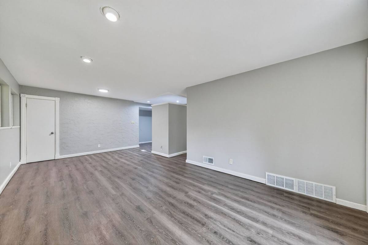 House for rent at 120 McAlpine Dr, Saint Louis, MO 63137