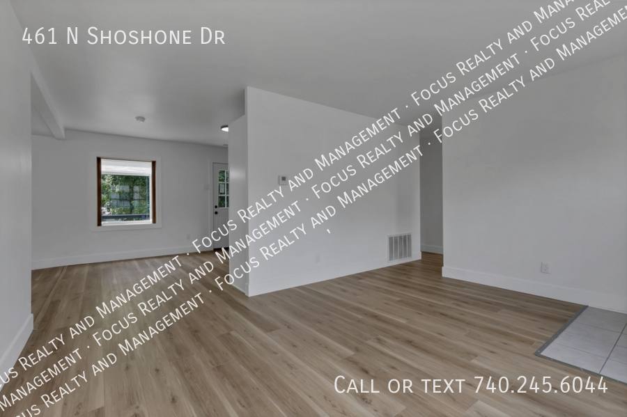 House for rent at 461 N Shoshone Dr, Lancaster, OH 43130