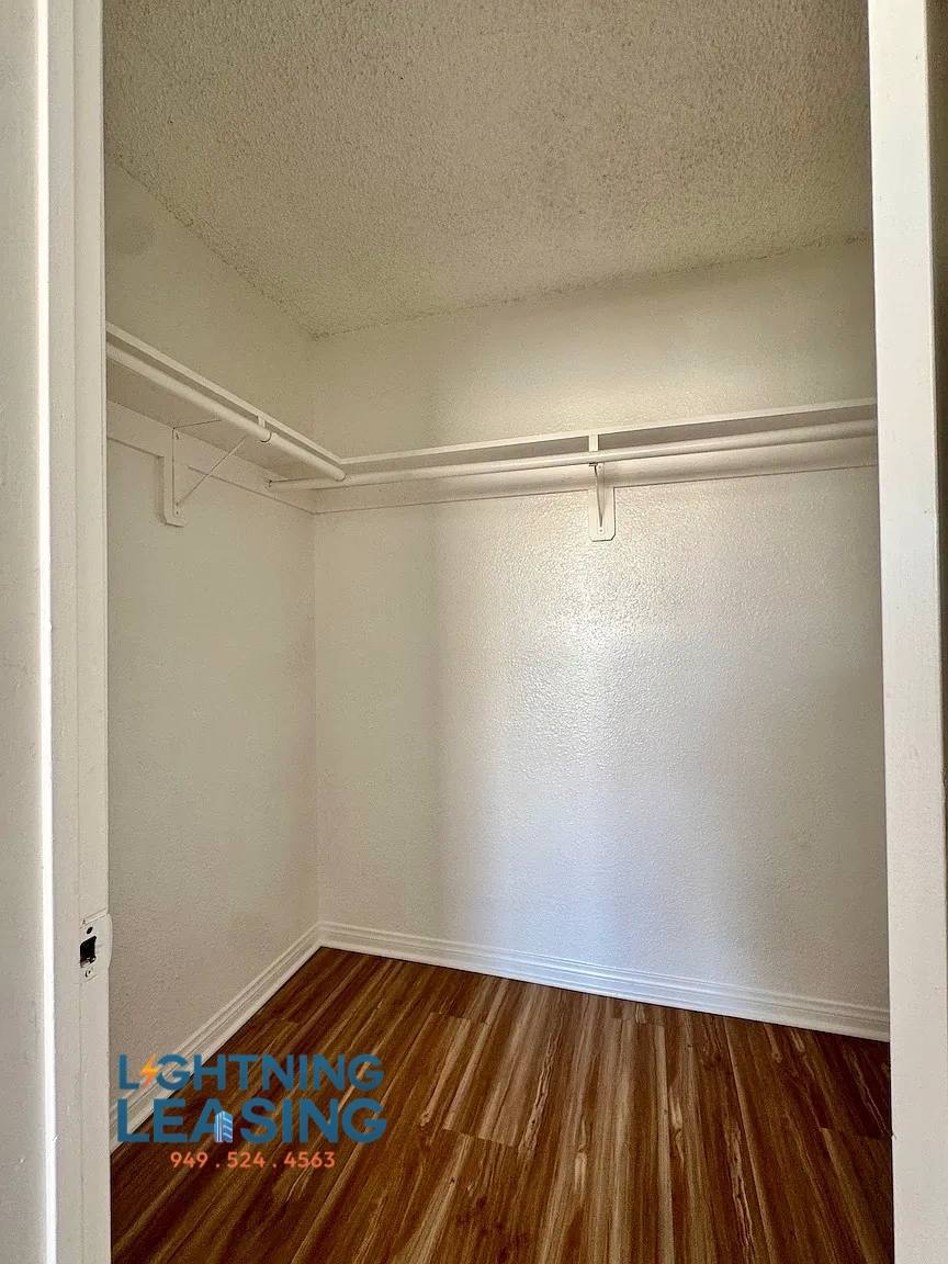 Apartment for rent at 333 N Berendo St #211, Los Angeles, CA 90004